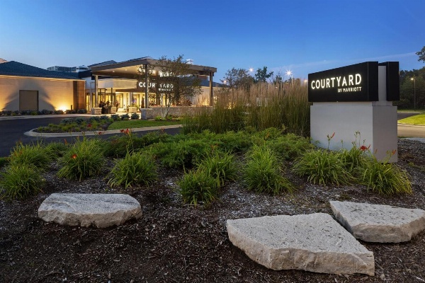 Courtyard By Marriott Chicago Waukegan/Gurnee Main image